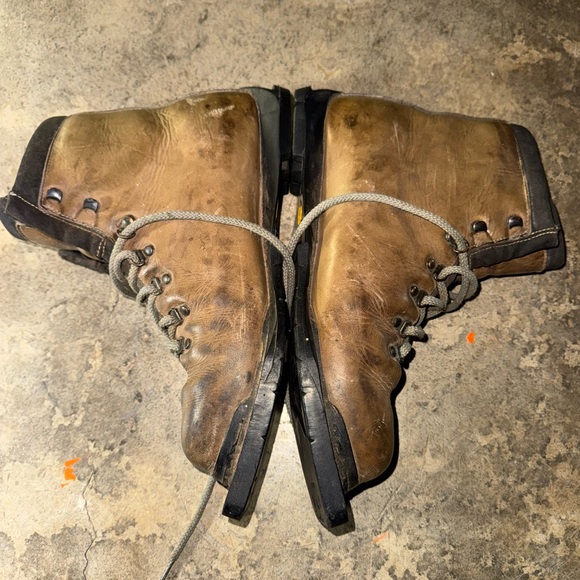 Asolo Glissade 350 Leather Ski Boots - 10.5 (28.5 Mondo) - Picture 2 of 6